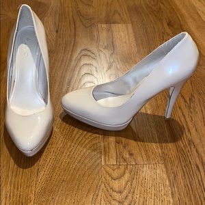 Aldo nude 5 inch pumps